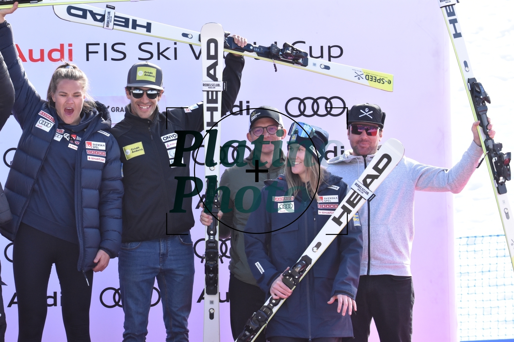 Joan Verdú el esquiador Andorrano que conquista el corazón de Laura Escanes (fotos con logo Crèdit Andorrà)