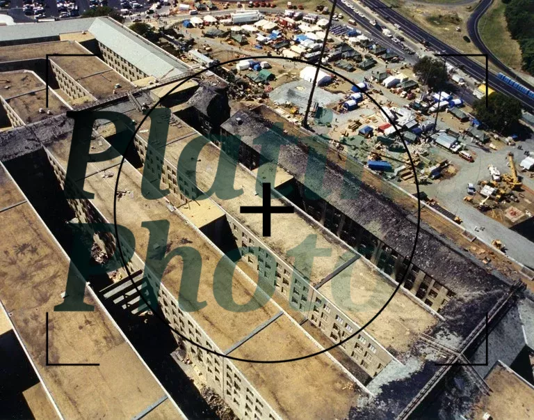 Fotos desclasificadas del atentado del Pentagano 9-11/Declassified photos of the 9-11 Pentagon attack